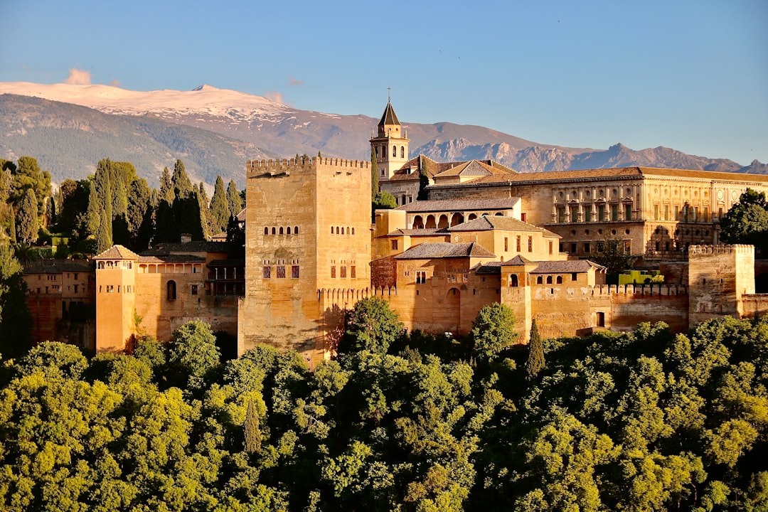 Hotel Alhambra Palace: Ein Architektonischer Traum in Granada - Centro | Secret World Trip Planner