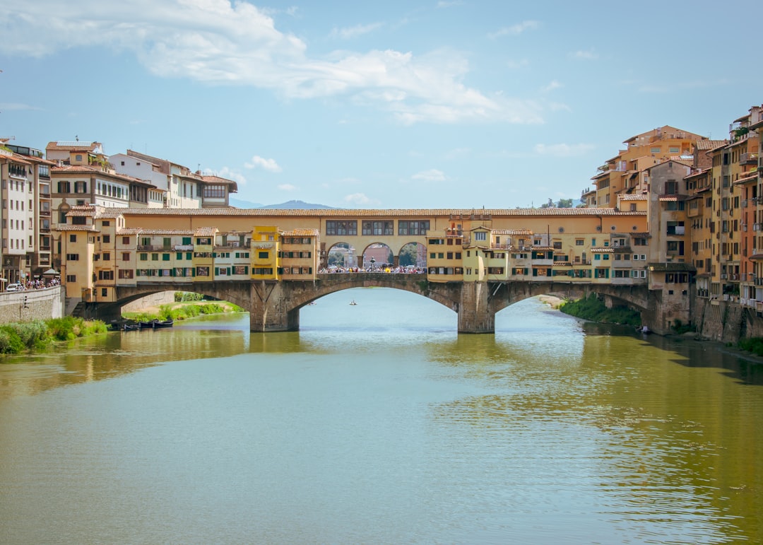 ヴェッキオ橋：フィレンツェの宝石 - Ponte Vecchio | Secret World Trip Planner
