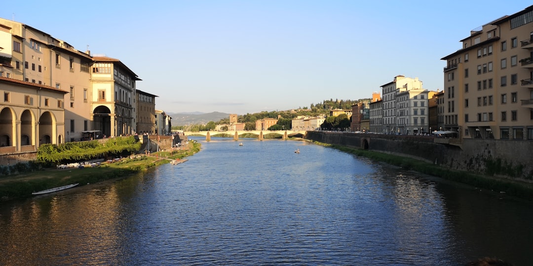 ヴェッキオ橋：フィレンツェの宝石 - Ponte Vecchio | Secret World Trip Planner