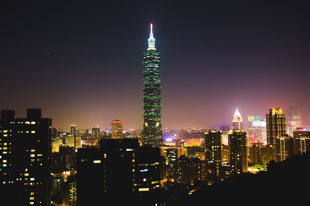 Scopri il Faro di Guosheng Port: un gioiello di Taiwan | Secret World Trip Planner