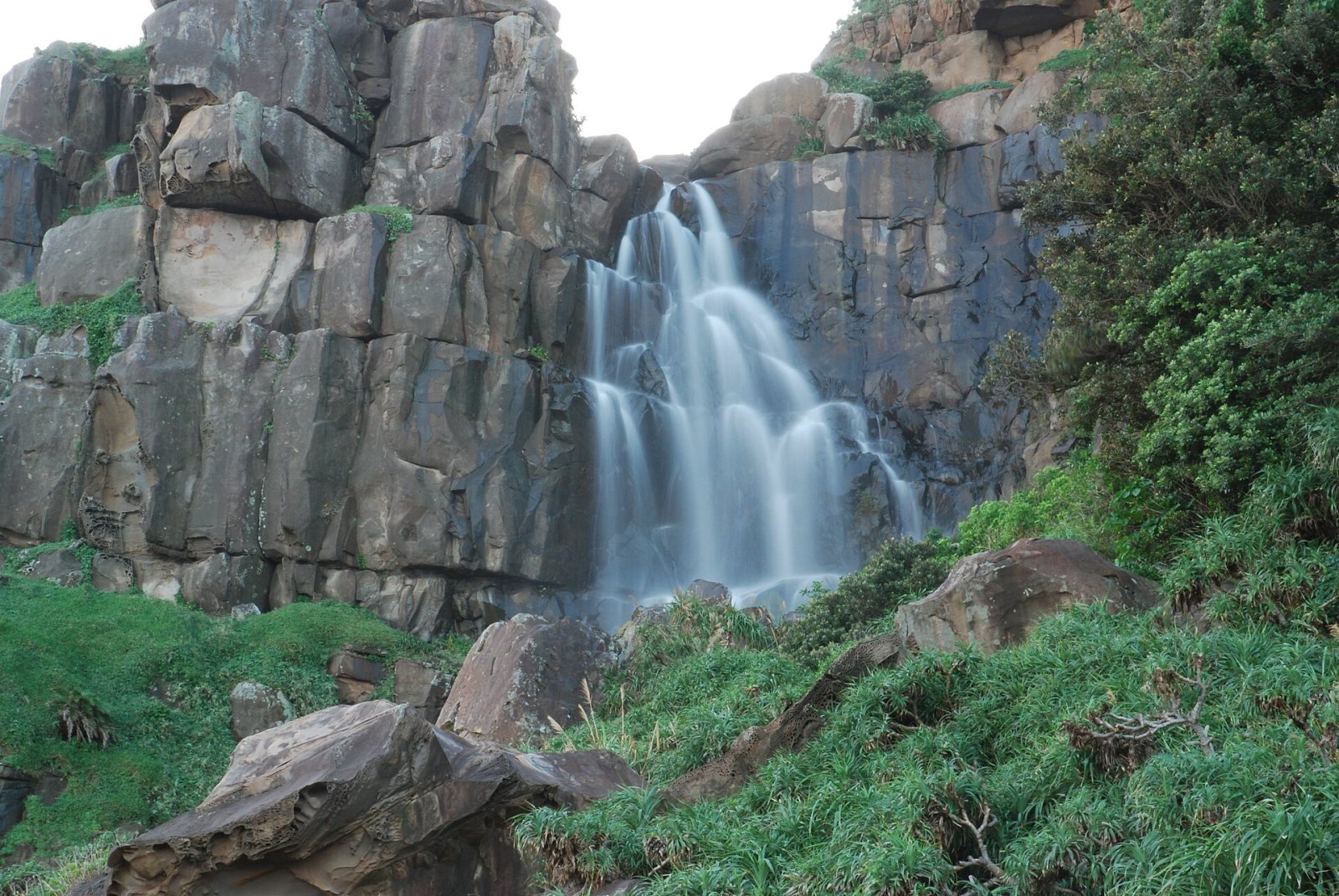 Discover the Magic of 佳樂水: An Enchanting Waterfall in Taiwan