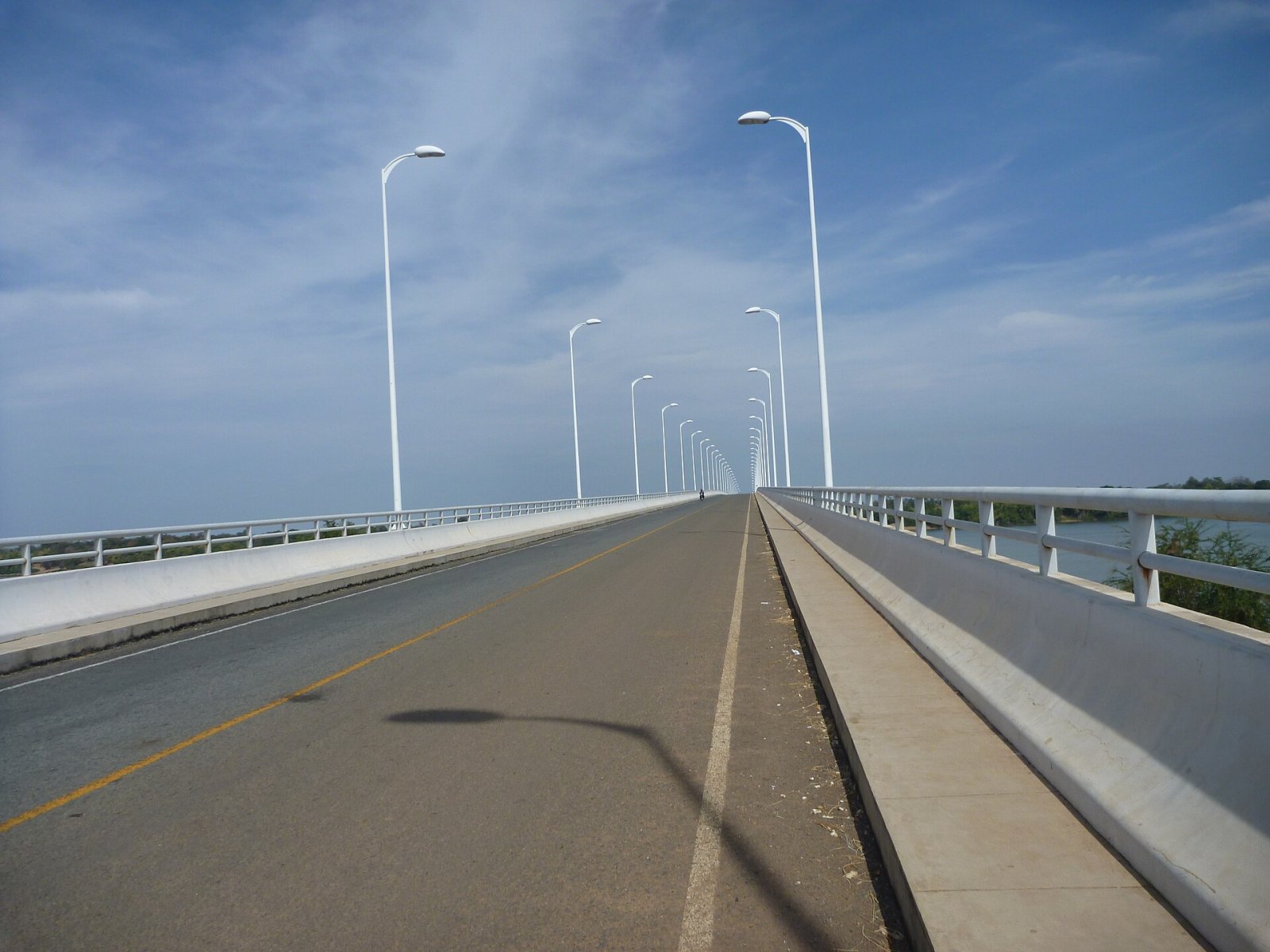Découvrez le Pont de Stung Treng : un joyau du Cambodge | Secret World Trip Planner