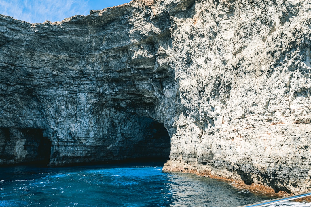Entdecke die Magie der Blauen Höhle in Biševo - 21485 | Secret World Trip Planner