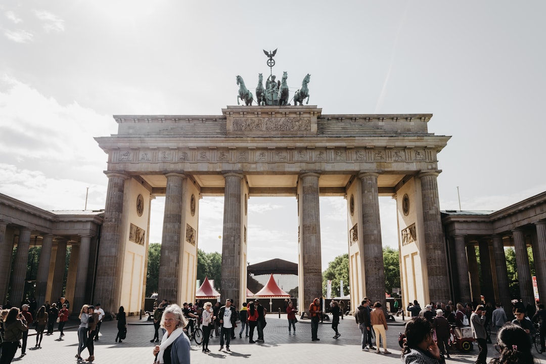 Découvrez la Porte de Brandebourg : symbole de Berlin - Berlin | Secret World Trip Planner