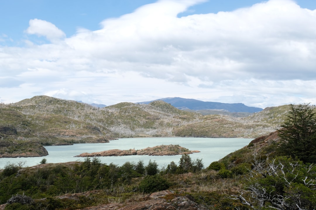 Mirador Lago Grey: Ein atemberaubender Ausblick in Chile | Secret World Trip Planner