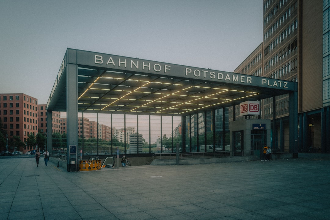 Entdecken Sie den Hamburger Bahnhof: Ein kulturelles Juwel in Berlin - Berlin | Secret World Trip Planner