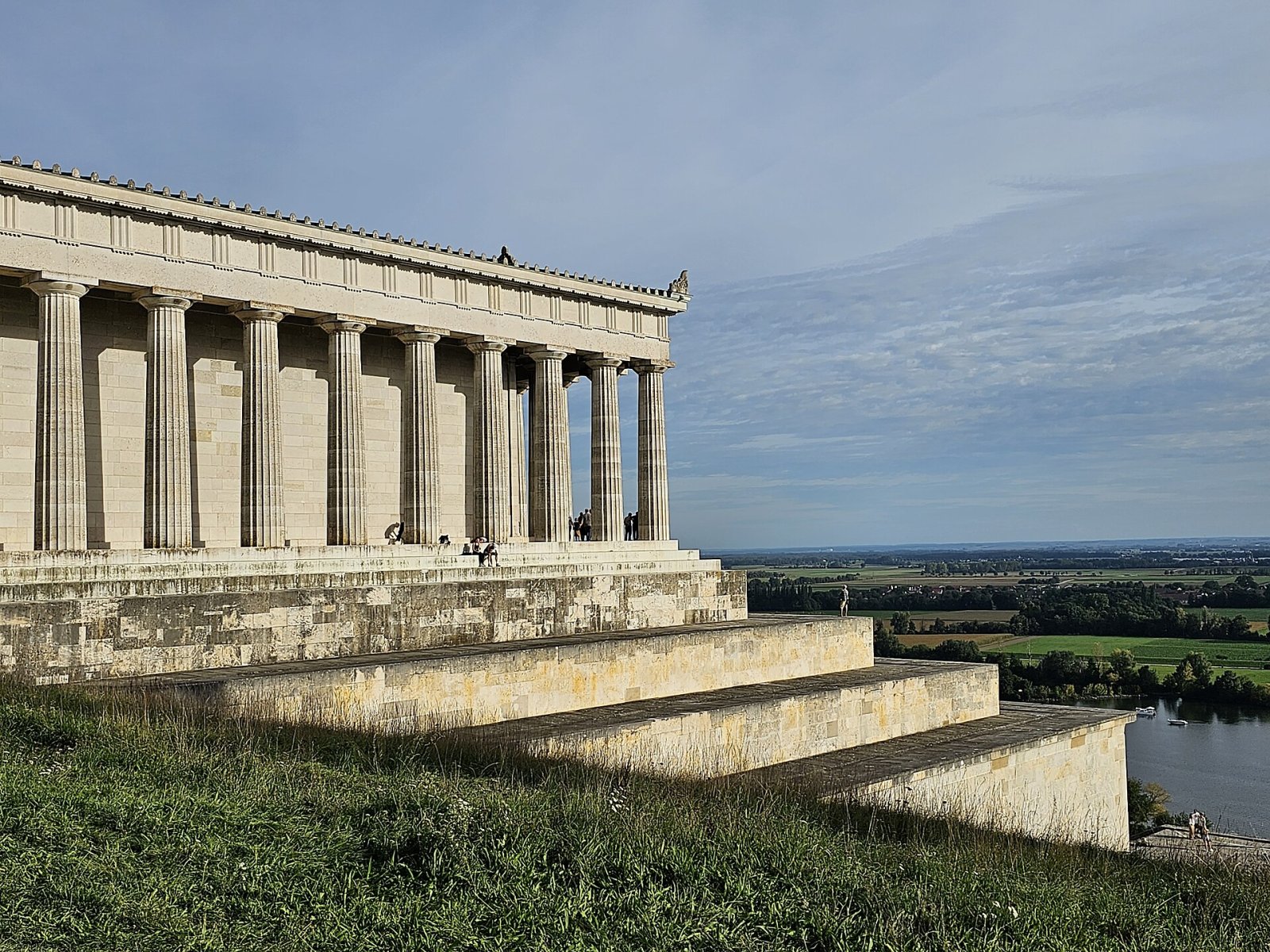 Entdecken Sie den Walhalla-Tempel: ein Juwel Bayerns - Wiesent | Secret World Trip Planner