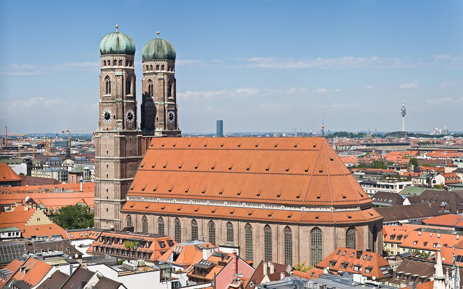 Discover Munich's Frauenkirche: A Symbol of Culture and History - München | Secret World Trip Planner