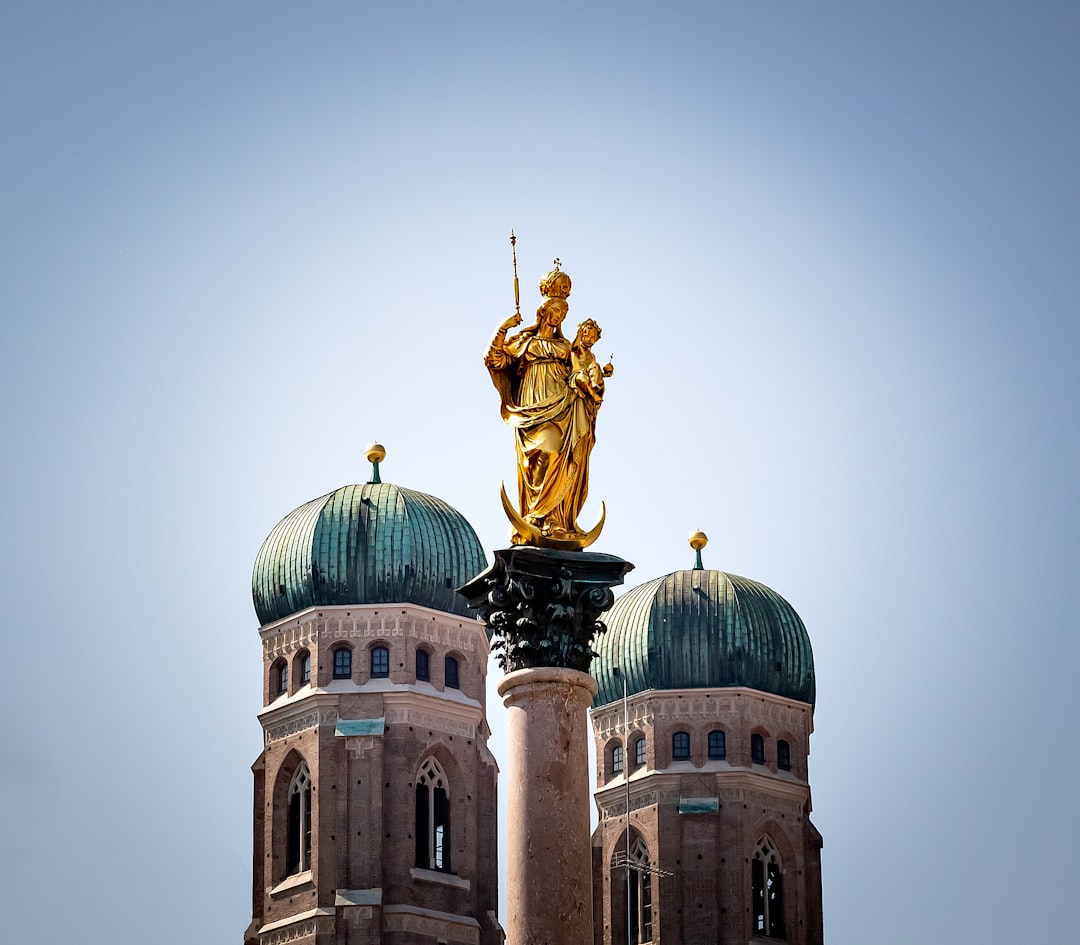 Discover Munich's Frauenkirche: A Symbol of Culture and History - München | Secret World Trip Planner
