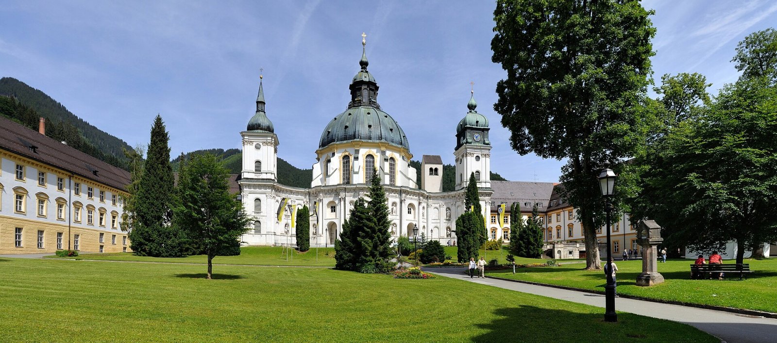 Découvrez l'Abbaye d'Ettal : un joyau culturel en Bavière - Ettal | Secret World Trip Planner