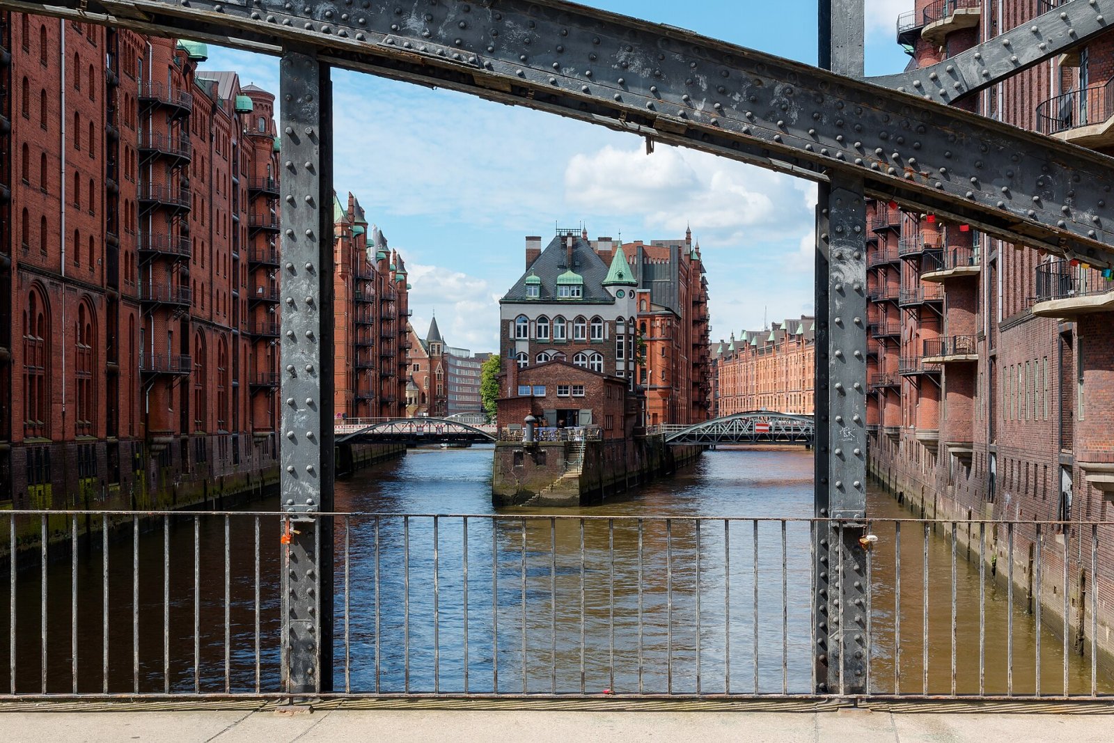 Découvrir Hamburg Speicherstadt : Histoire et Beautés - Hamburg | Secret World Trip Planner