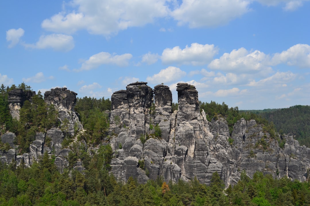 Entdecken Sie die Magie der Felsformation Bastei in Sachsen - Rathen | Secret World Trip Planner