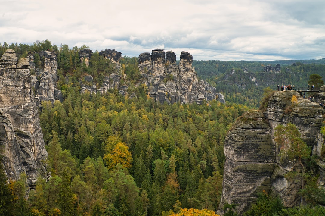 Découvrez la Magie de la Formation Rocheuse Bastei en Saxe - Rathen | Secret World Trip Planner
