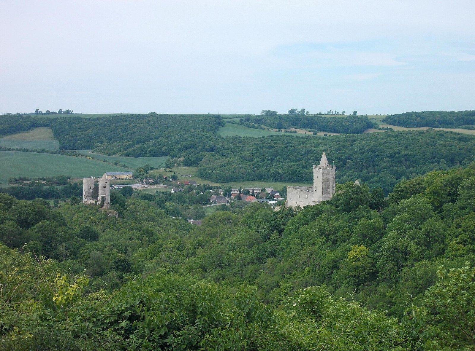 Découvrez la vallée de Saale-Unstrut : Nature et Histoire à Naumburg - Naumburg (Saale) | Secret World Trip Planner
