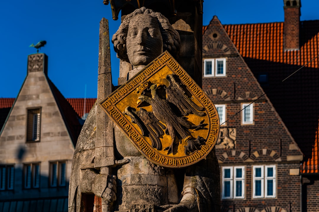 Scopri la Statua di Roland a Brema: Storia e Significato - Bremen | Secret World Trip Planner