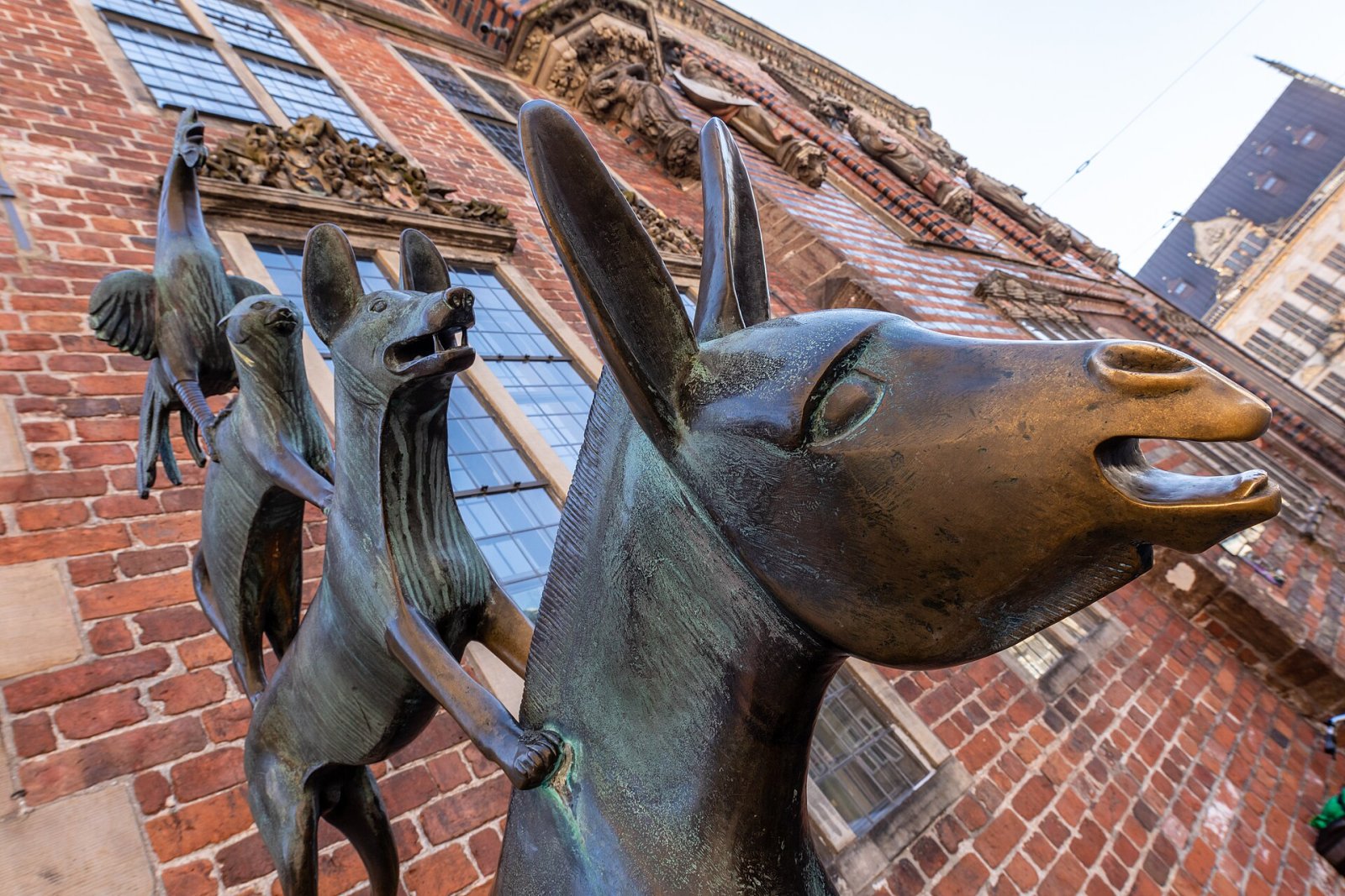 Discover the Statue of Roland in Bremen: History and Significance - Bremen | Secret World Trip Planner