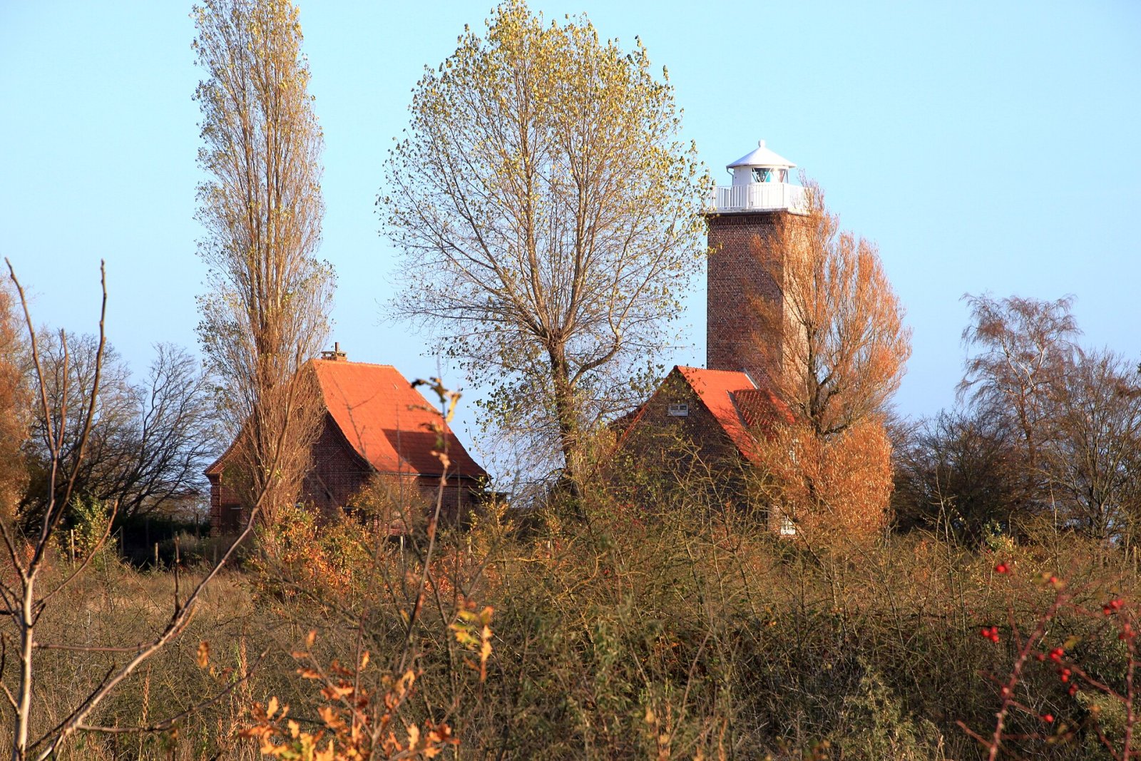 Faro de Pelzerhaken: Un Faro de Historia y Belleza - Neustadt in Holstein | Secret World Trip Planner