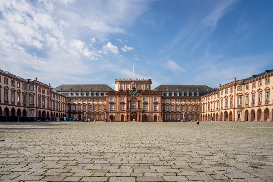 Mannheim Palace: Ein Historisches Juwel im Herzen Deutschlands - Mannheim | Secret World Trip Planner