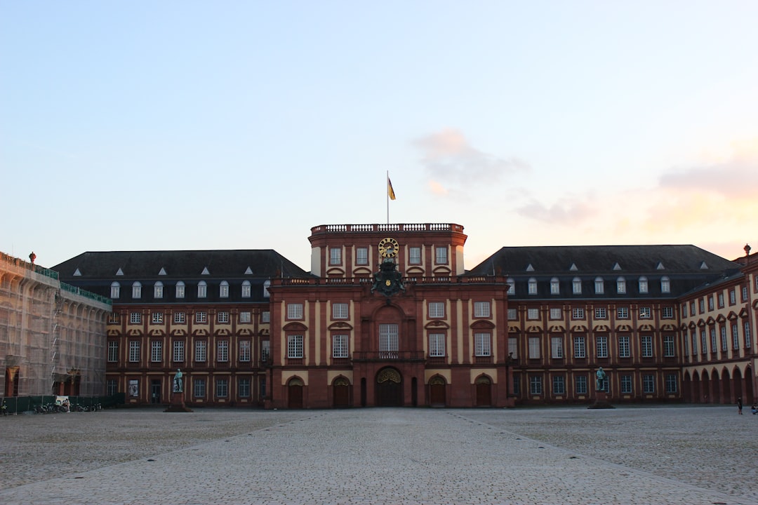Château de Mannheim : Un Trésor Historique au Cœur de l'Allemagne - Mannheim | Secret World Trip Planner