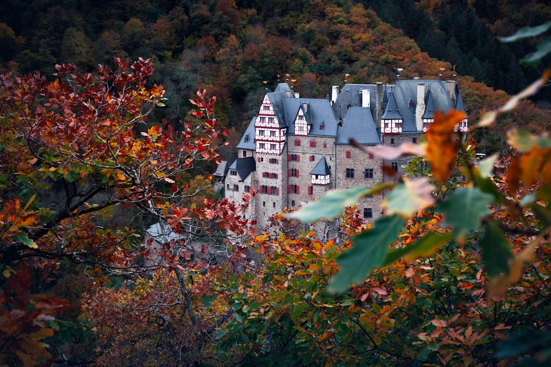 Entdecken Sie Burg Eltz: ein verstecktes Juwel in Deutschland - Wierschem | Secret World Trip Planner