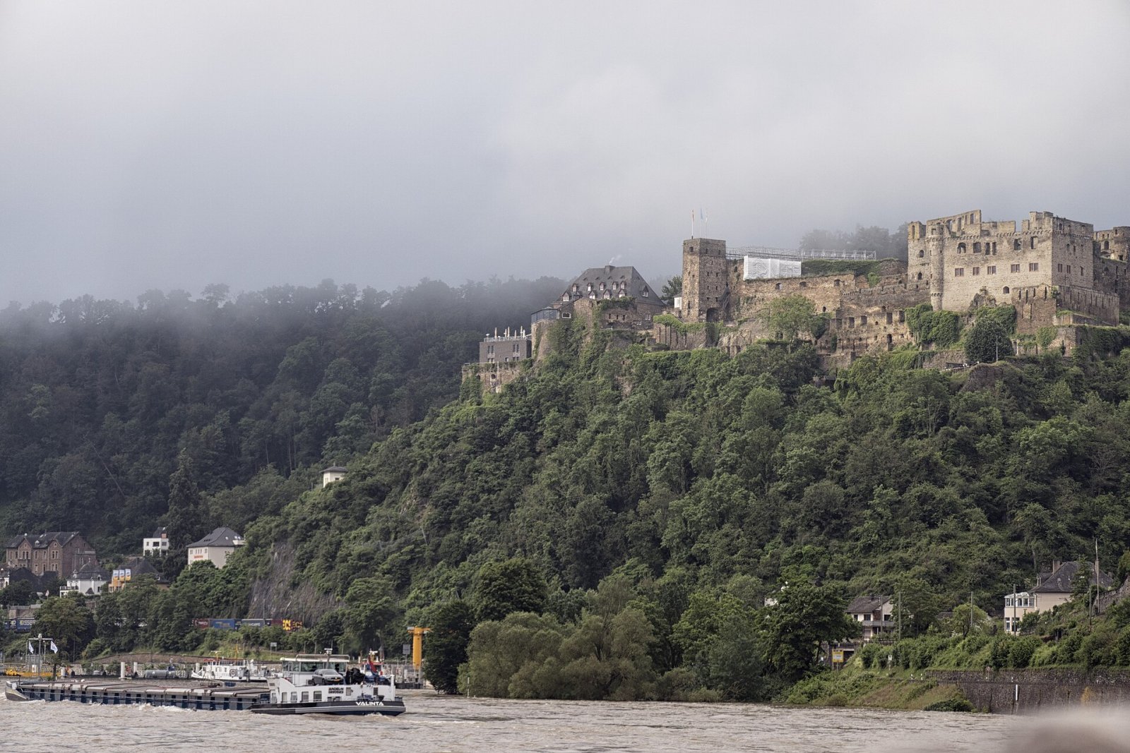 Discover Rheinfels Castle: History and Beauty on the Rhine - Sankt Goar | Secret World Trip Planner