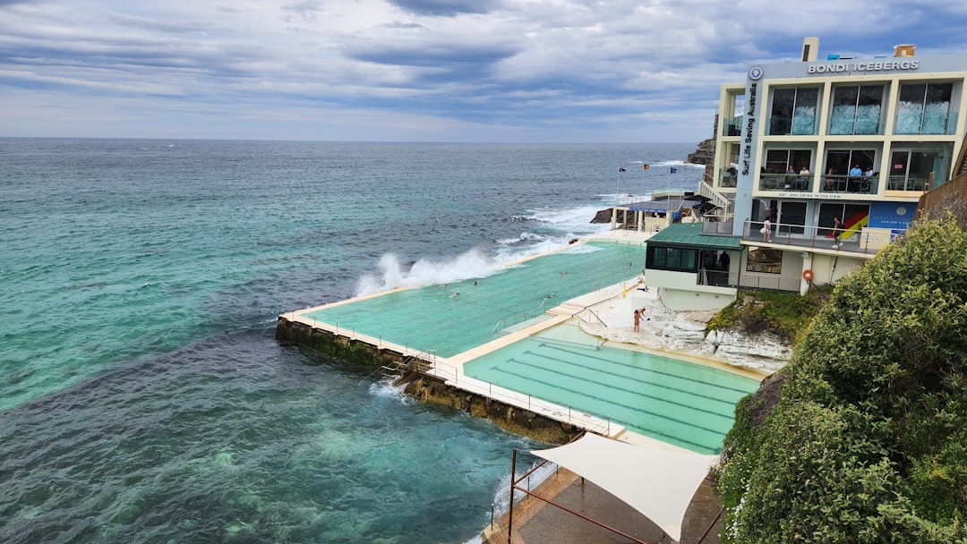 Sculpture by the Sea: Art Along Bondi Coast - Bondi Beach Nuovo Galles del Sud 2026 | Secret World Trip Planner