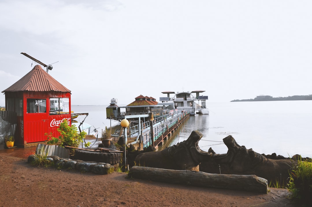 Découvrez l'Old Harbour : Un Voyage dans l'Histoire de la Pêche en Éthiopie - 6HXP+359 | Secret World Trip Planner