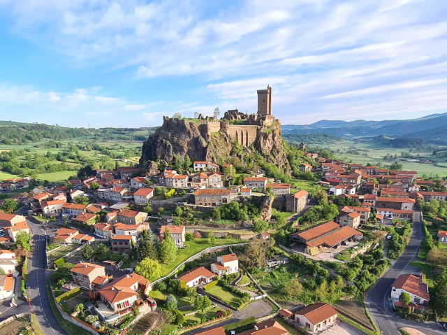 Découvrez le Château de Polignac à Le Puy-en-Velay - Polignac | Secret World Trip Planner