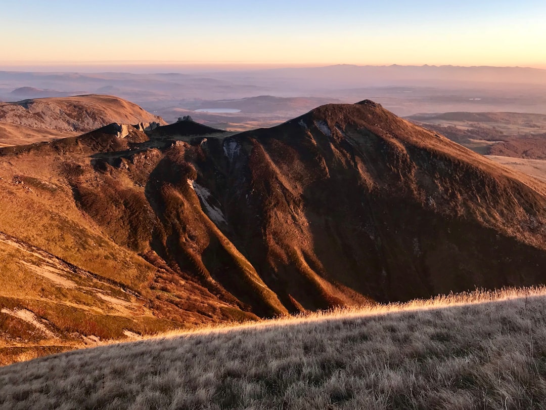 Entdecken Sie den Lac Chambon: Ein Naturparadies in Auvergne - Murol | Secret World Trip Planner