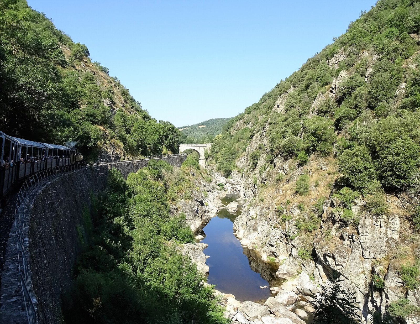 Gorges du Doux: A Natural Paradise in France — Colombier-le-Vieux