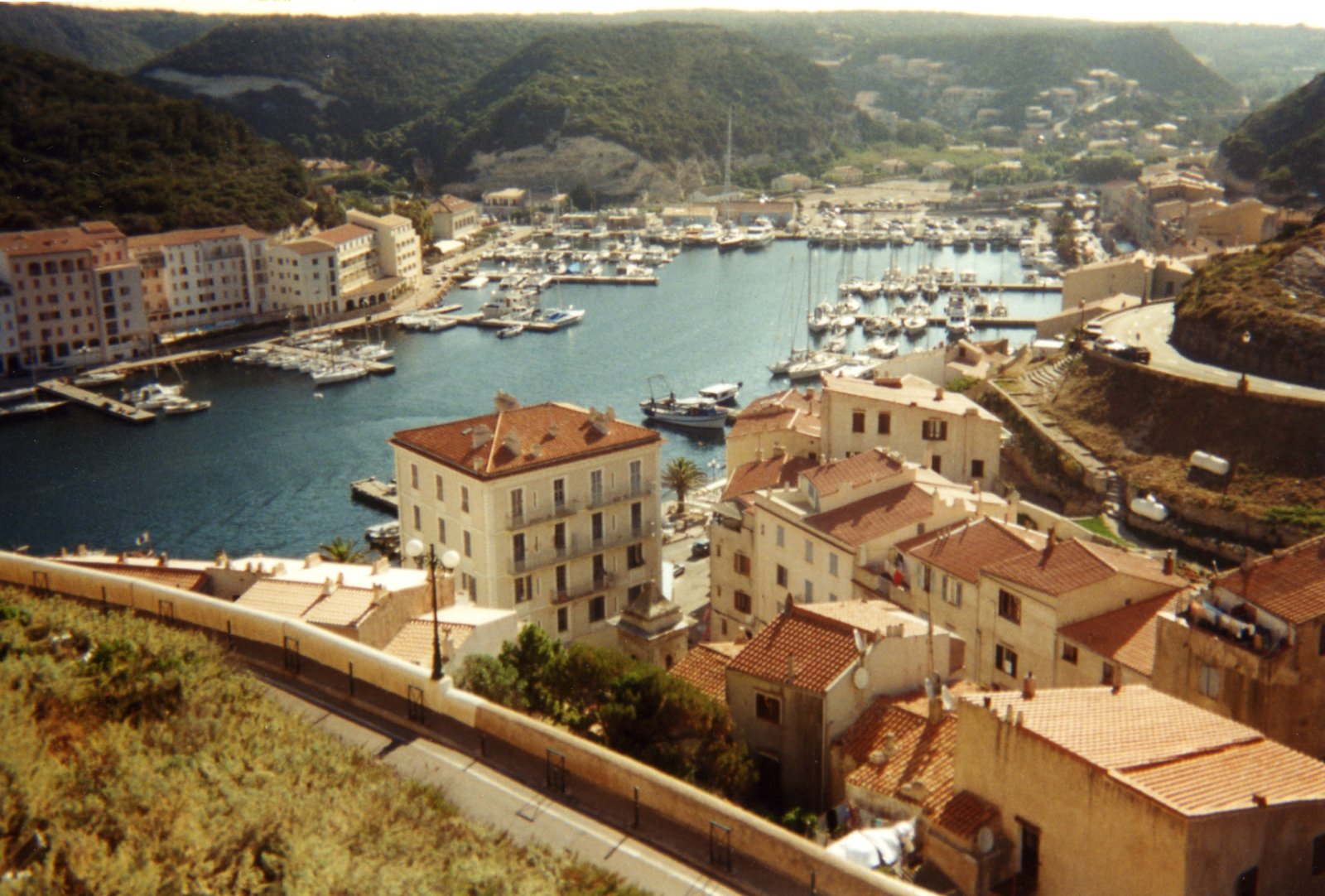 Découvrir Bonifacio : la perle de la Corse entre histoire et beautés naturelles - Bonifacio | Secret World Trip Planner