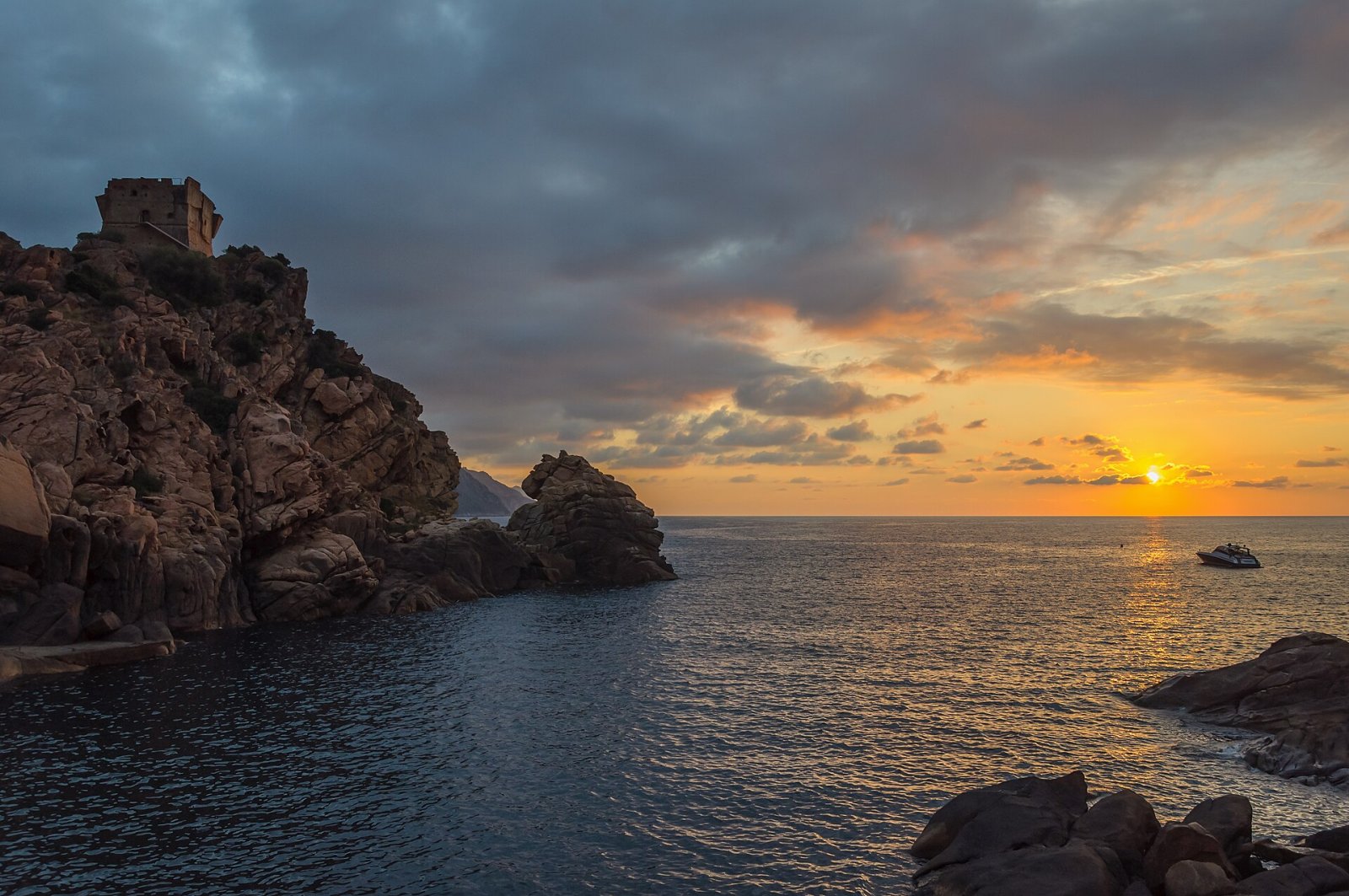 Discover the Golfe de Porto: a Nature Haven in Corsica — Ota