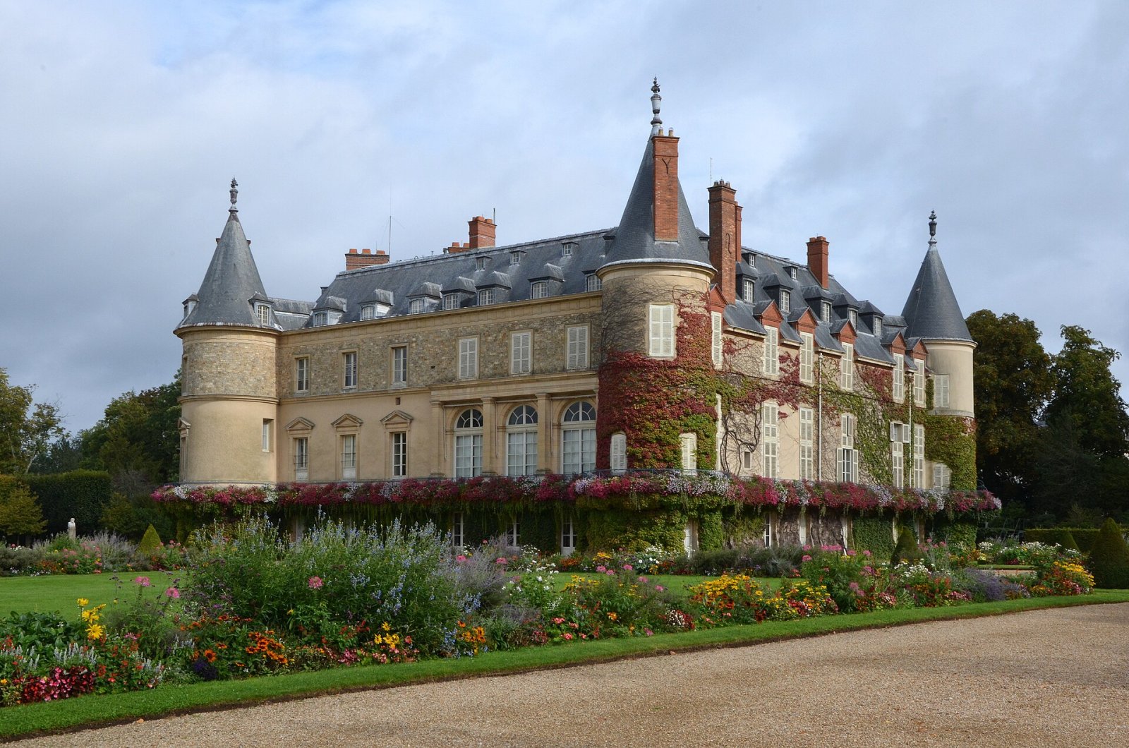 À la découverte du Château de Rambouillet : histoire et beautés - Rambouillet | Secret World Trip Planner