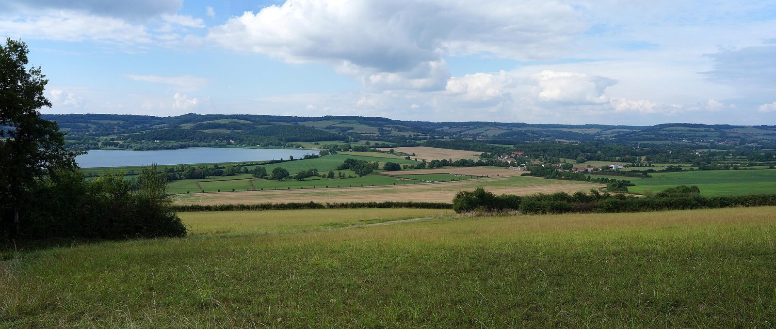 Entdecken Sie den Lac de Panthier: ein Paradies in Burgund — Maconge