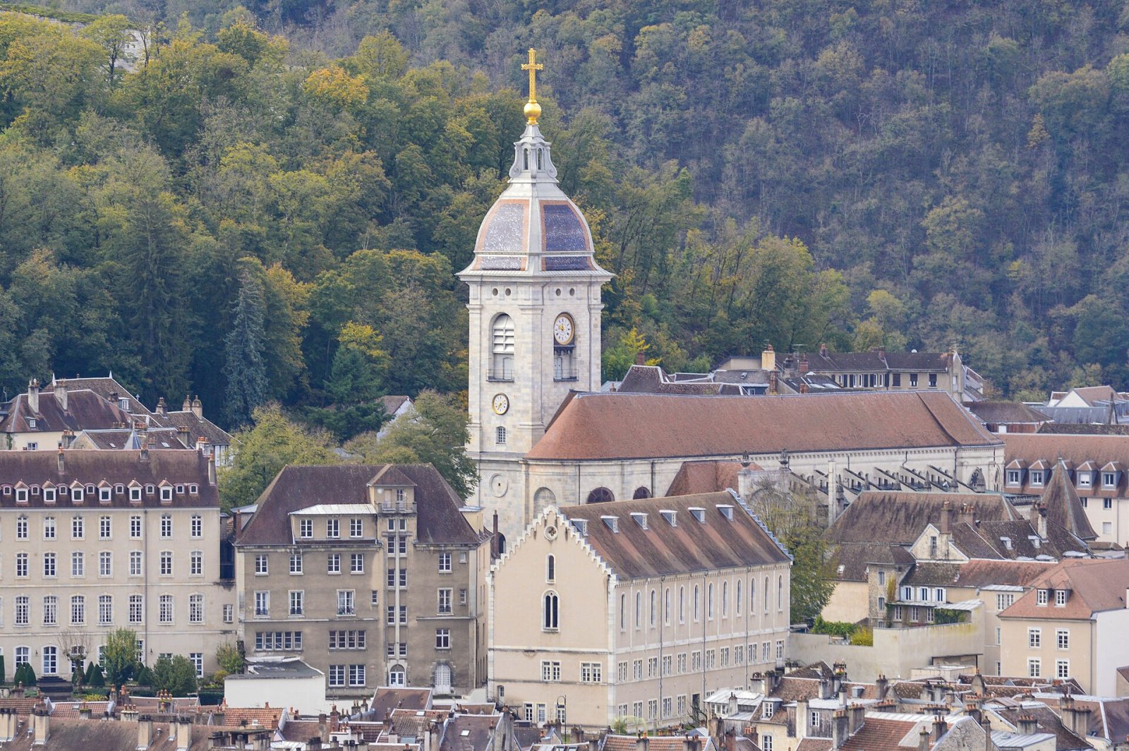 Scopri la maestosa Cathédrale Saint-Jean de Besançon - Besançon | Secret World Trip Planner