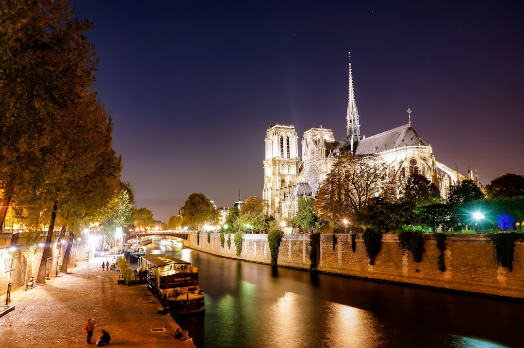 Découvrez Notre-Dame de Paris : un chef-d'œuvre de l'architecture gothique - Paris | Secret World Trip Planner