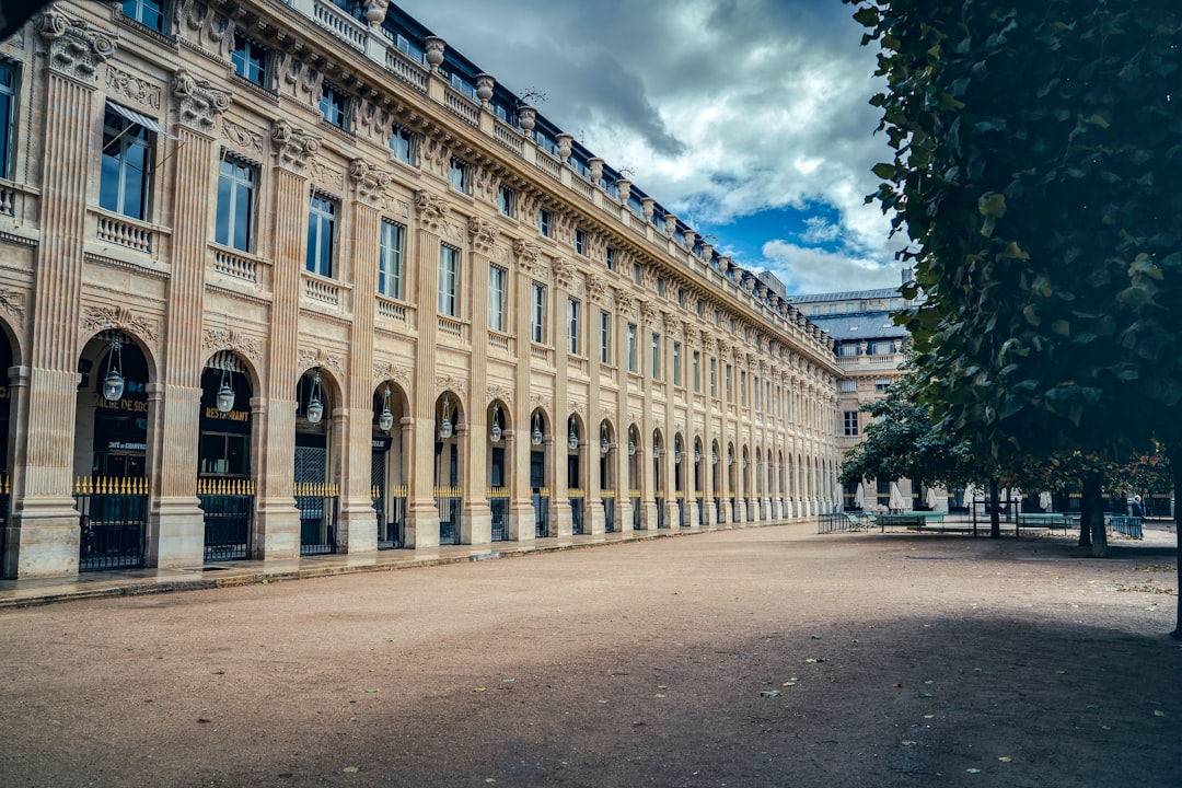 パレ・ロワイヤル：パリの中心にある歴史と美 - Paris | Secret World Trip Planner