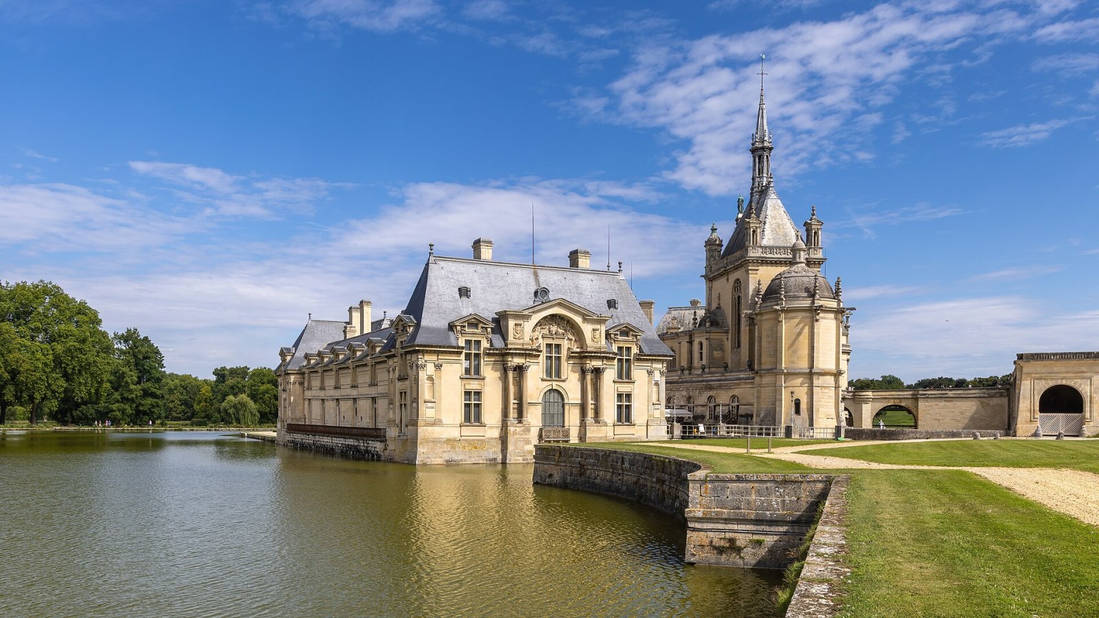 Château de Chantilly : un joyau de l'histoire française - Chantilly | Secret World Trip Planner