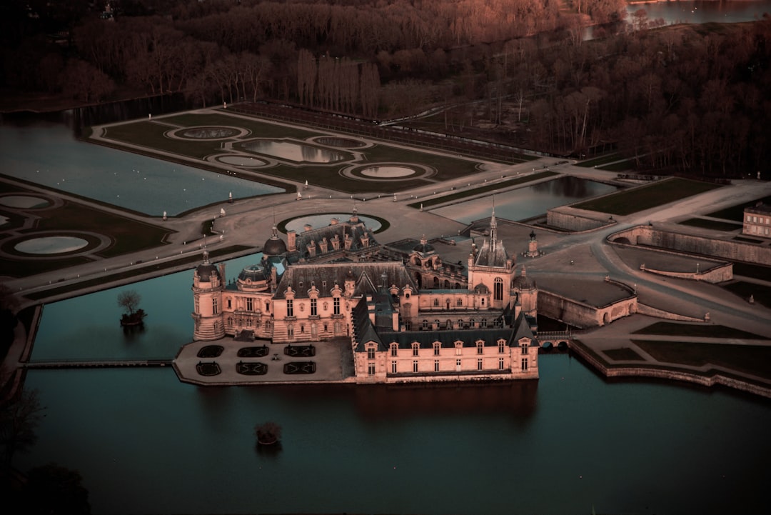 Château de Chantilly : un joyau de l'histoire française - Chantilly | Secret World Trip Planner