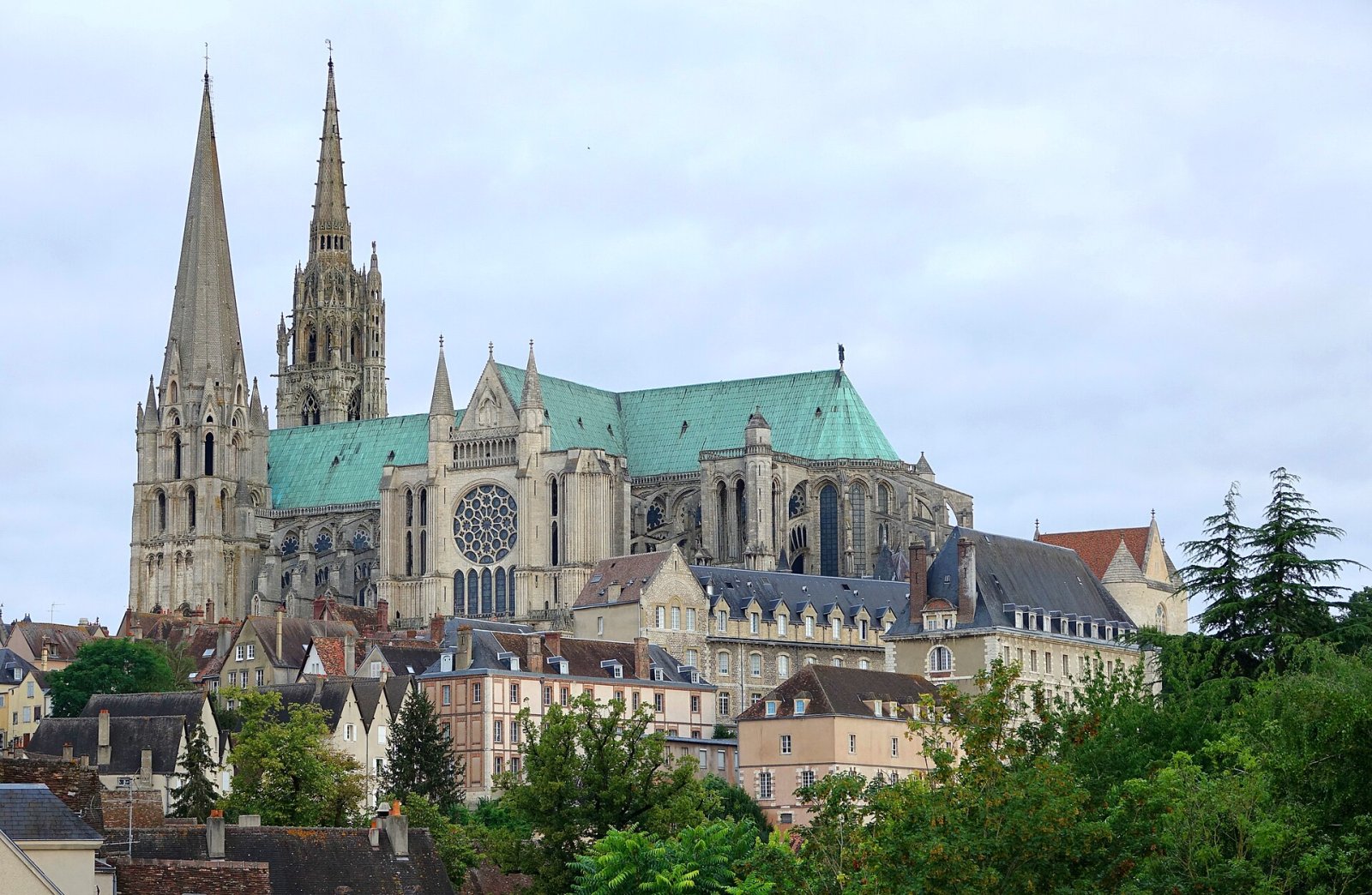 Découvrez la magnificence de la Cathédrale de Chartres - Chartres | Secret World Trip Planner
