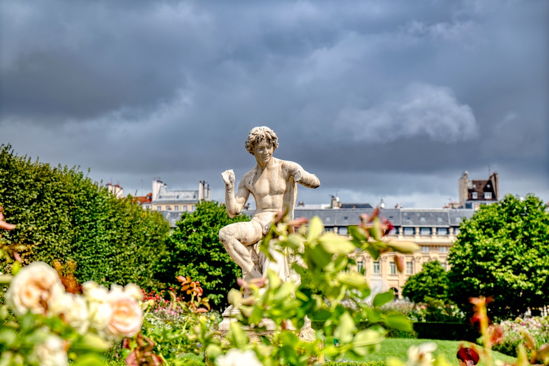 探索巴黎的杜乐丽花园：自然的角落 - Paris | Secret World Trip Planner
