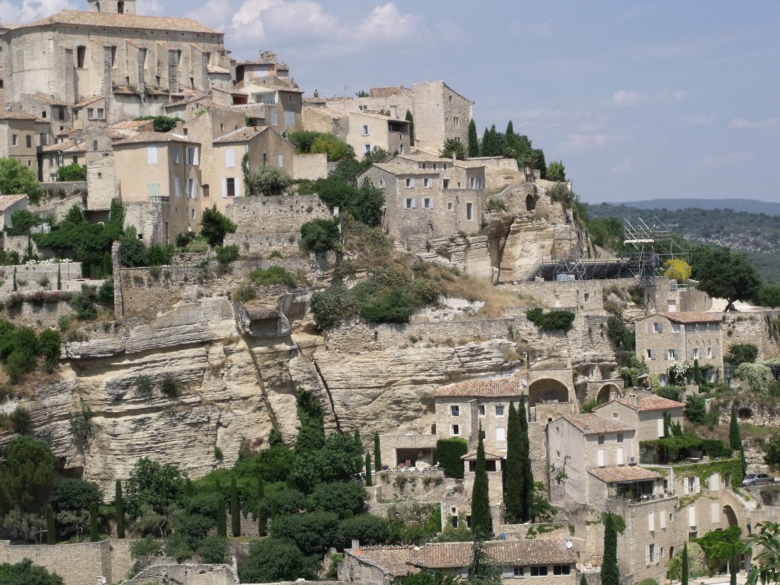 Découvrez le charme historique du Village de Gordes - Gordes | Secret World Trip Planner