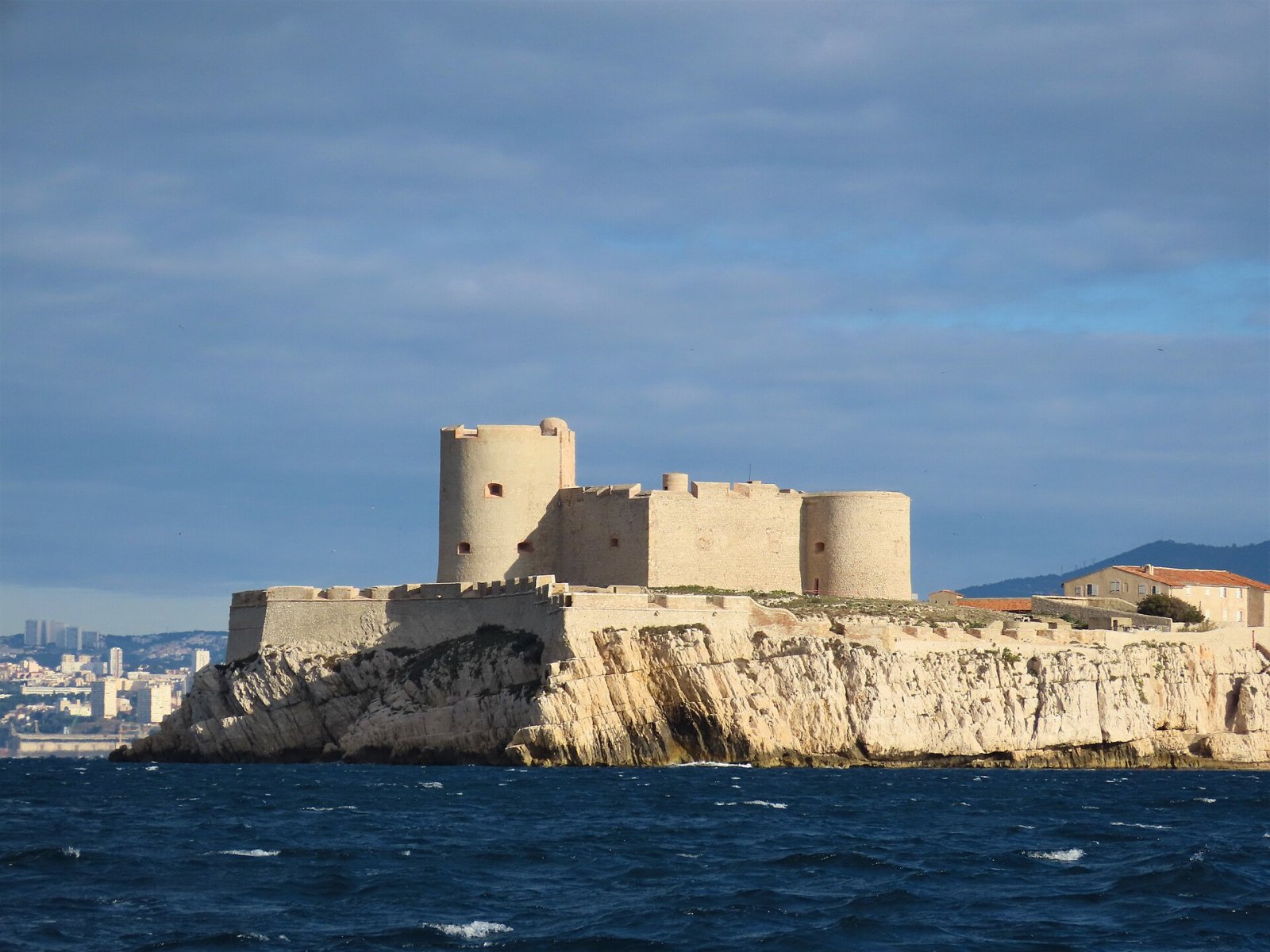 Entdecken Sie den Charme des Château d'If in Marseille — Marseille