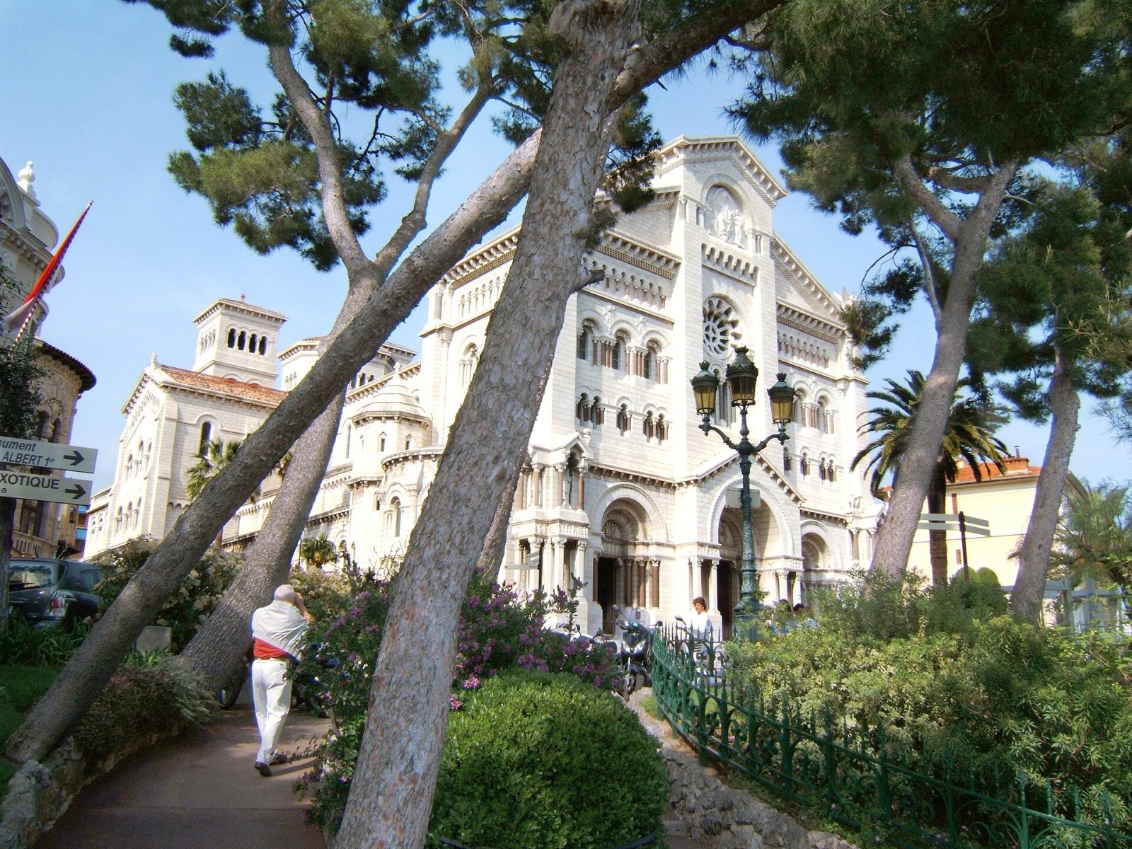モナコ大聖堂を発見：文化と歴史の宝石 - Palais Princier | Secret World Trip Planner