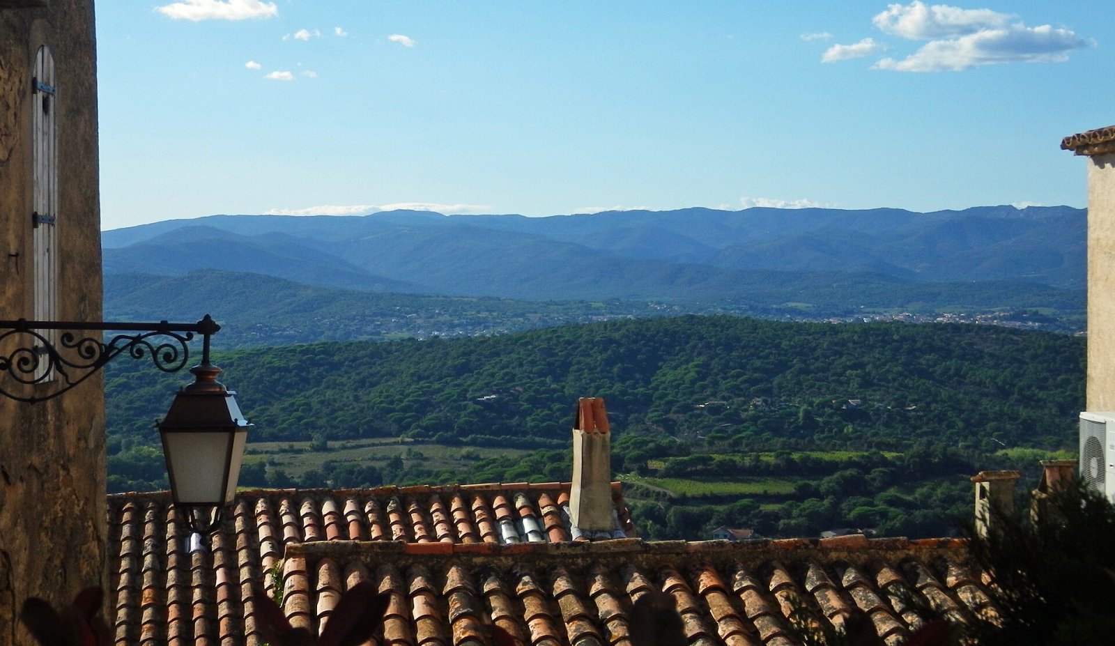 Découvrez le Massif des Maures : un coin de nature en Provence - Les Mayons | Secret World Trip Planner