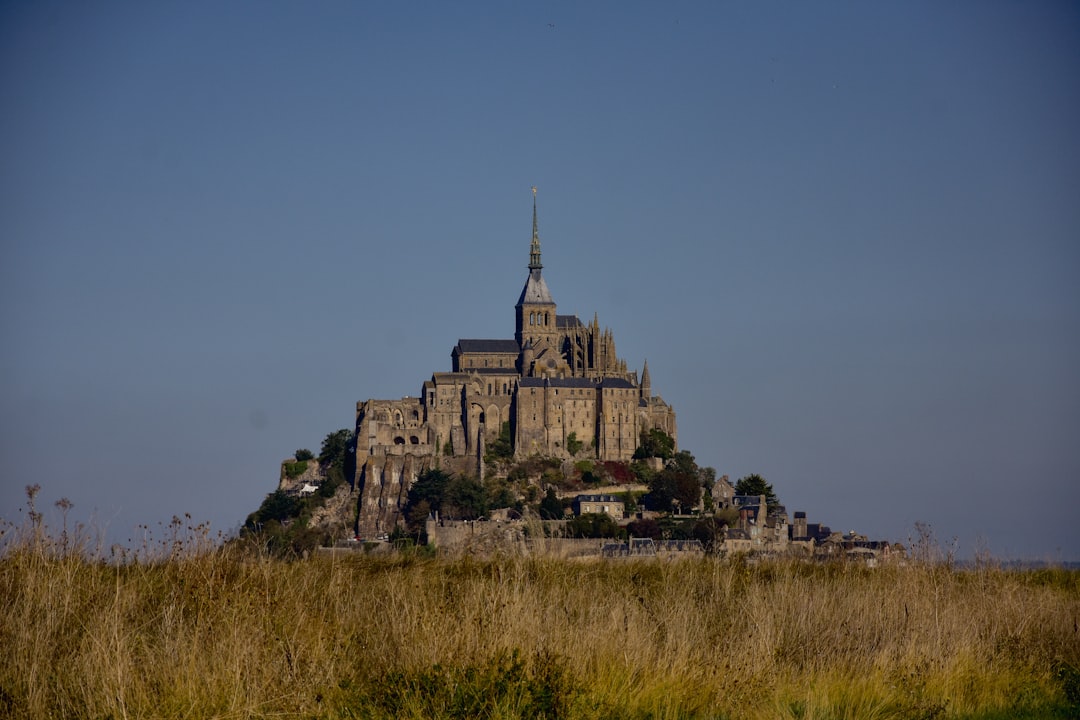Scopri Mont Saint-Michel: un gioiello della Normandia - Nogent-le-Roi | Secret World Trip Planner