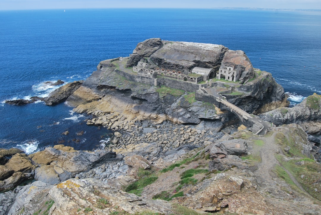 Scopri la Presqu'île de Crozon: Natura e Cultura in Bretagna - Vendeuvre-sur-Barse | Secret World Trip Planner