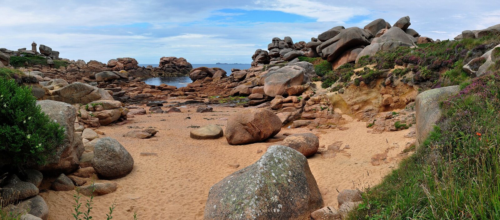 Exploring the Côte de Granit Rose: A Gem of Brittany - Montolivet | Secret World Trip Planner