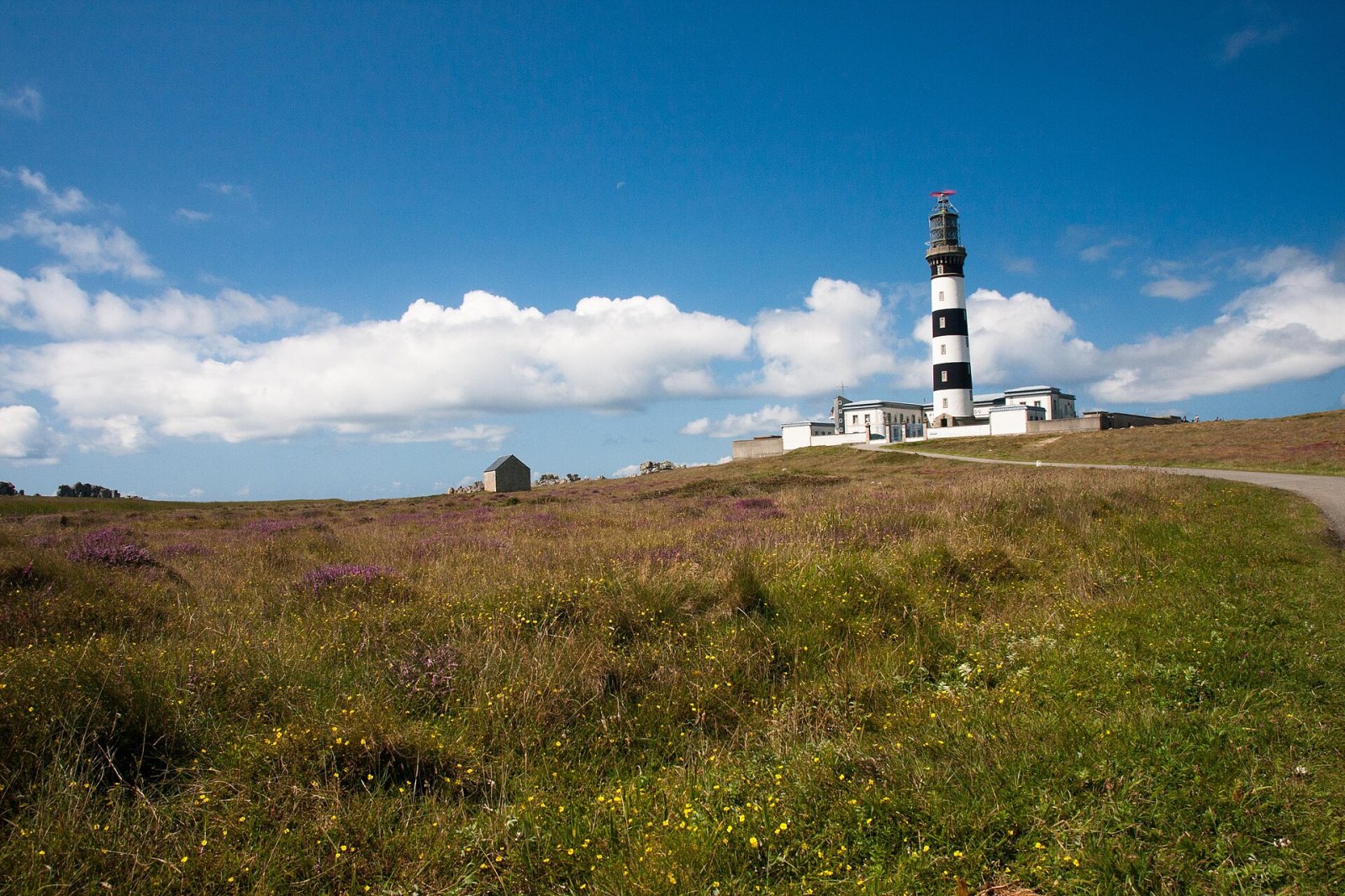 Découvrez le Phare de Créac'h : un bijou de Bretagne - Vecqueville | Secret World Trip Planner