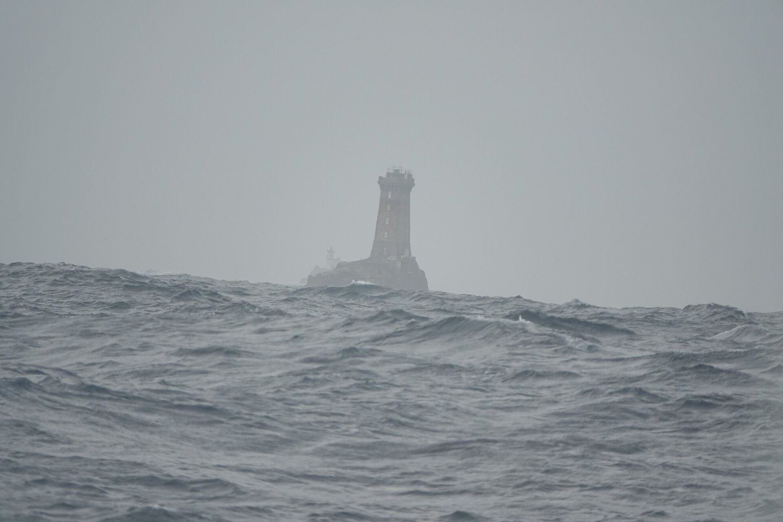 Découvrez le phare de La Vieille à Raz de Sein - Lanty-sur-Aube | Secret World Trip Planner